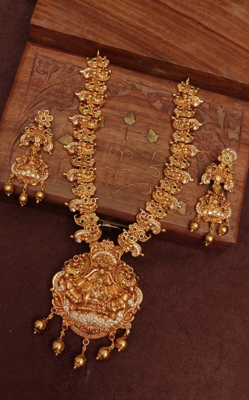 Premium quality matte finish nakshi short haram