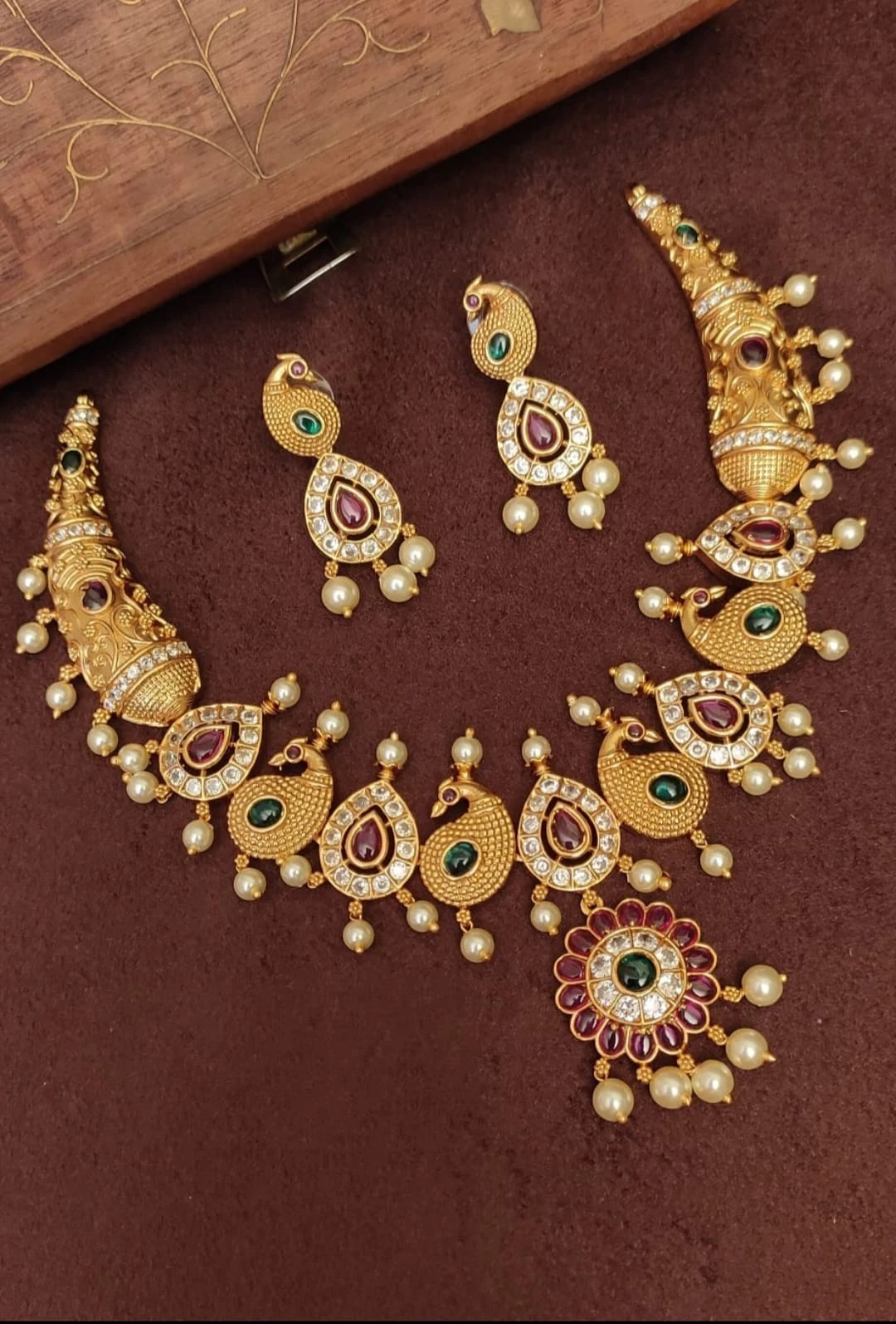 Royal Peacock Pearl Set with Earrings