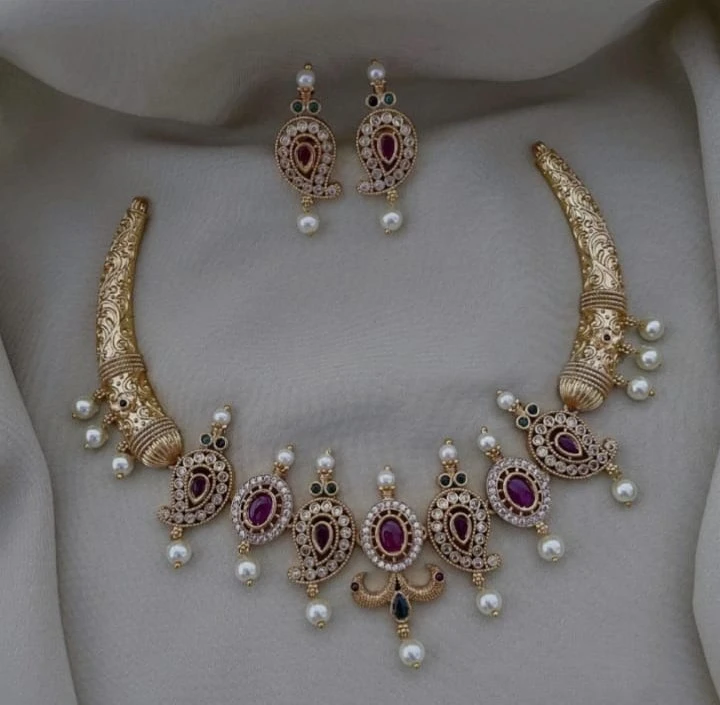 Premium quality matte finish Neckset