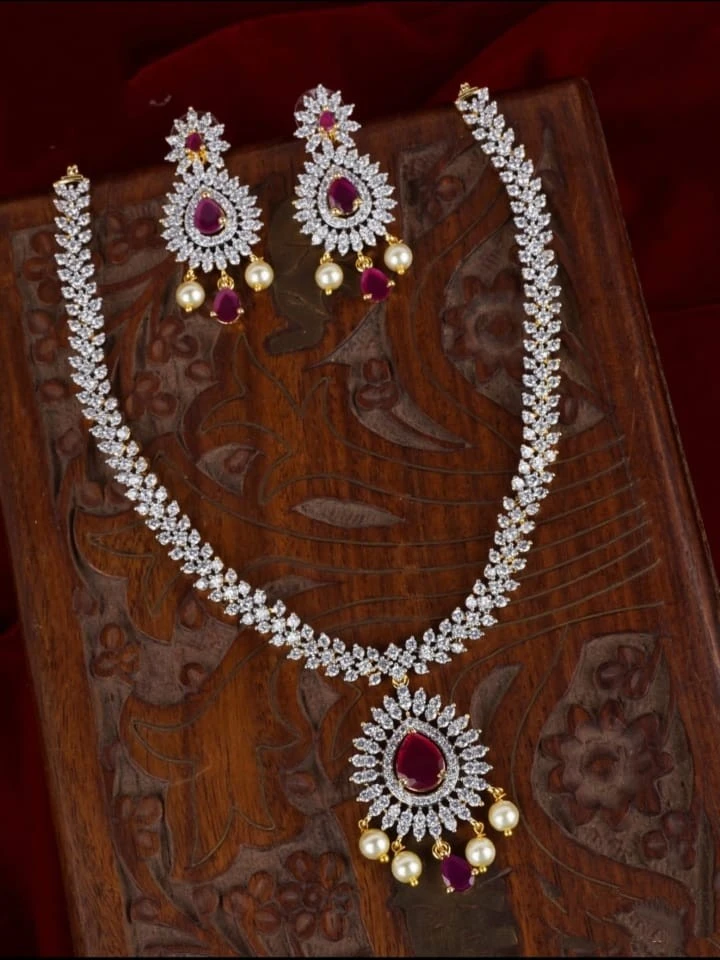 Premium quality diamond finish necklace with earrings